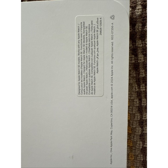 NEW Genuine Apple Watch Band Series 40mm Sport Band - Starlight 2024 Sealed - Picture 4 of 9